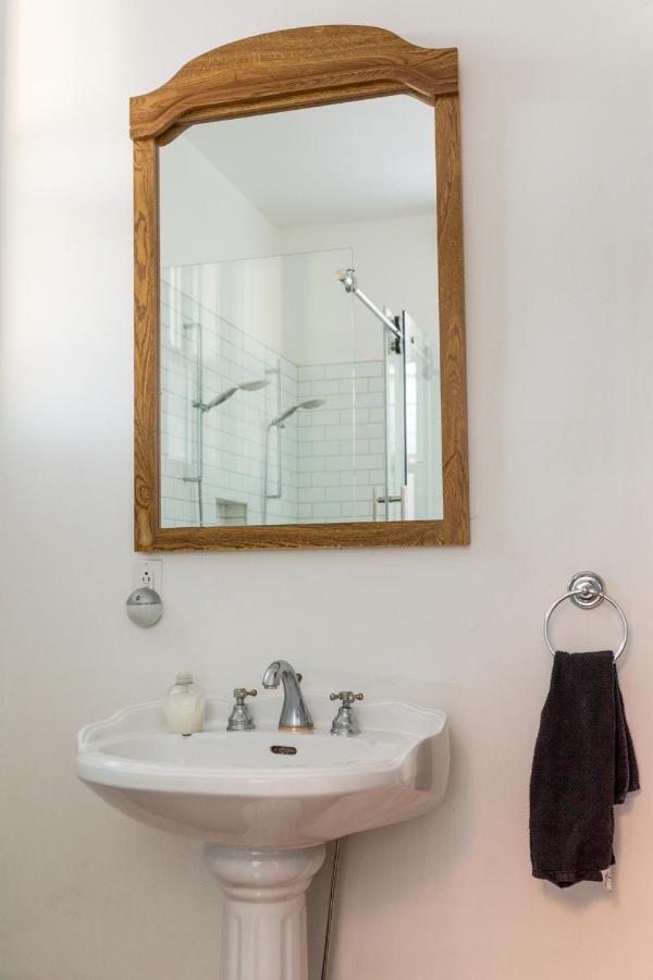 Le 9 Et Demi Bed and Breakfast Montreal Zewnętrze zdjęcie